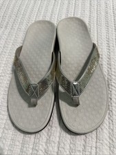 NWOT Vionic Gold Sparkle Sandal Size 11