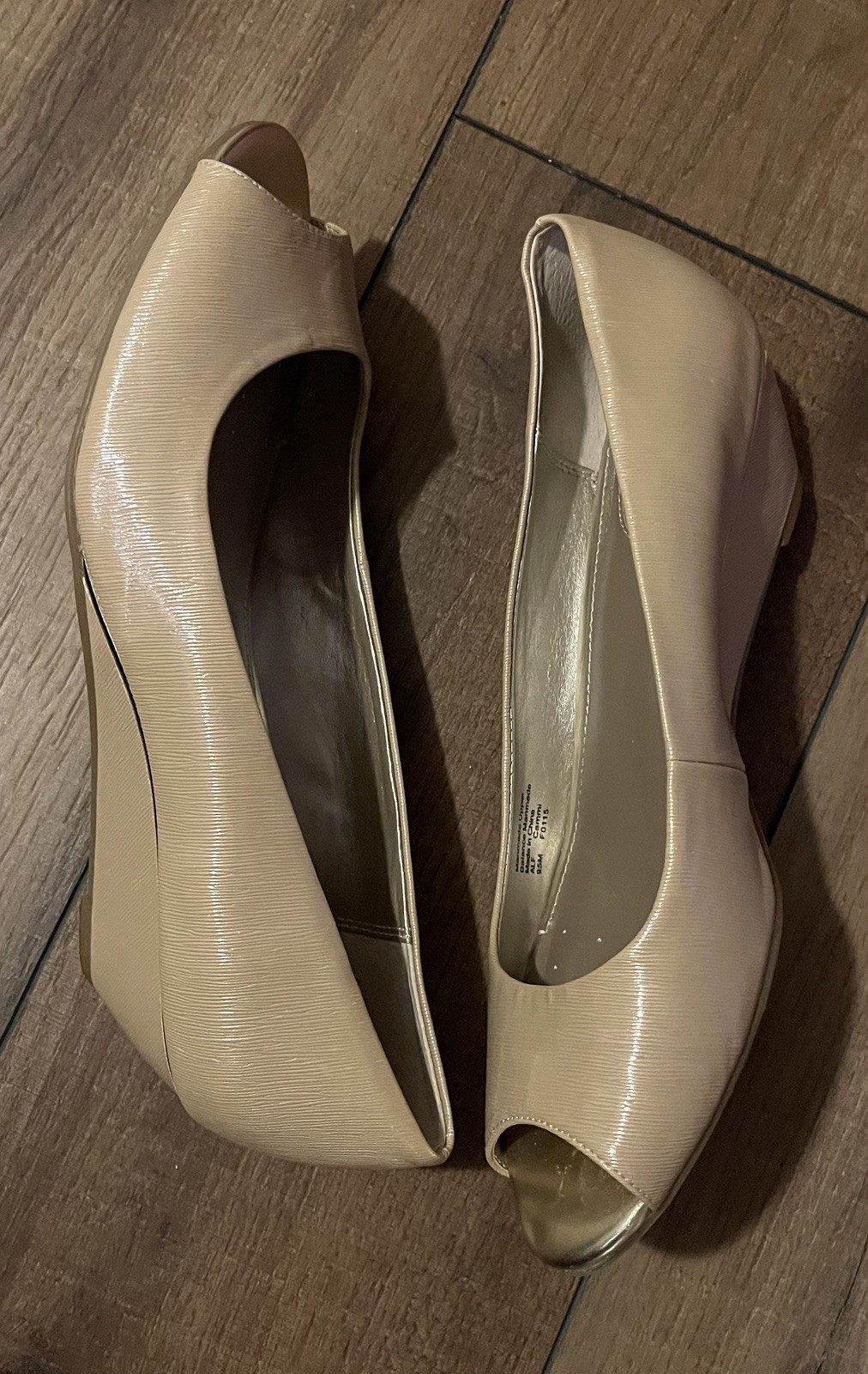 Alfani Step and Flex Shoe Khaki Fresco 9.5M Tan Wedge Heel Worn Once in Box