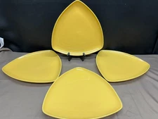 Homer Laughlin "GOLD / YELLOW" Triangle ~ Set of 4 ~ Dinner Plates ~ 11 1/4"