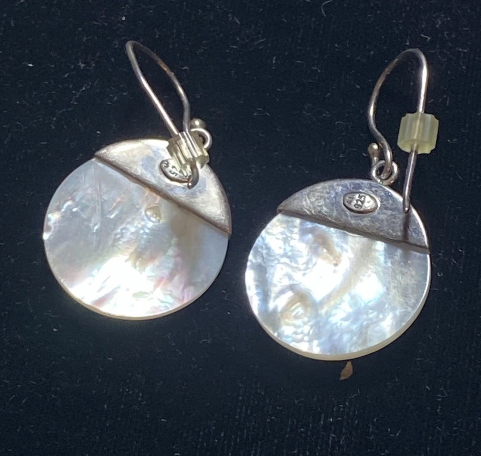 ATI 925 STERLING SILVER DRAGONFLY MOTHER OF PEARL PIERCED EARRINGS FOR GIFTING - Image 3 of 4