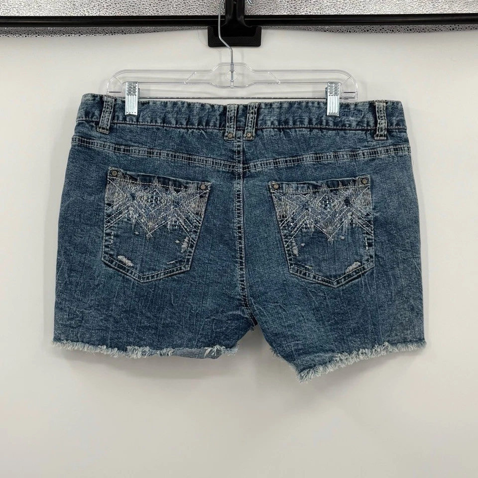 Amethyst jean button fly shorts 14 - Image 2 of 4