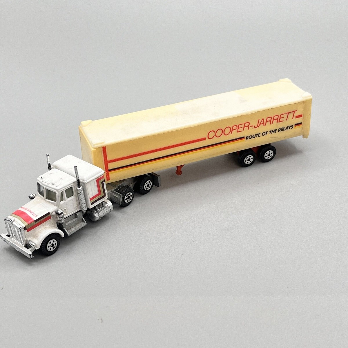 1981 Yatming Made In Hong Kong Kenworth Semi Truck & Trailer