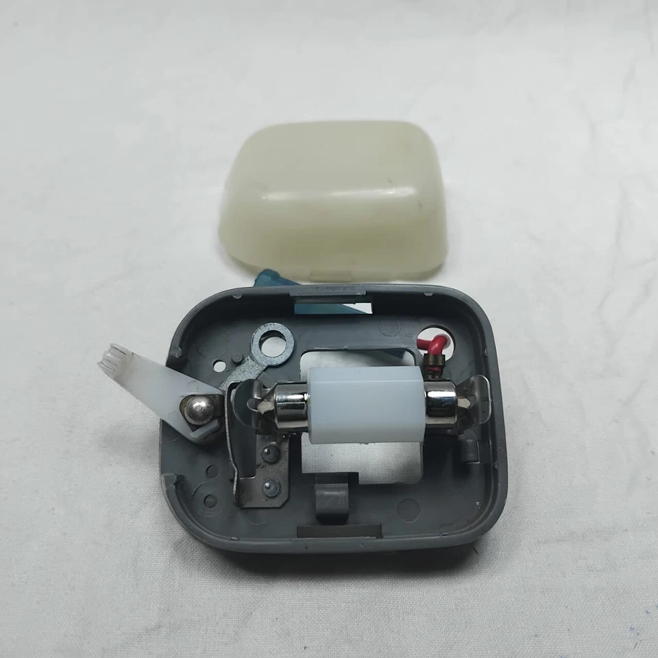 Luz interior genuina Toyota Landcruiser FJ40 NUEVO JAPÓN NOS HJ47 BJ42 FJ45 BJ40 Foto 4 de 4