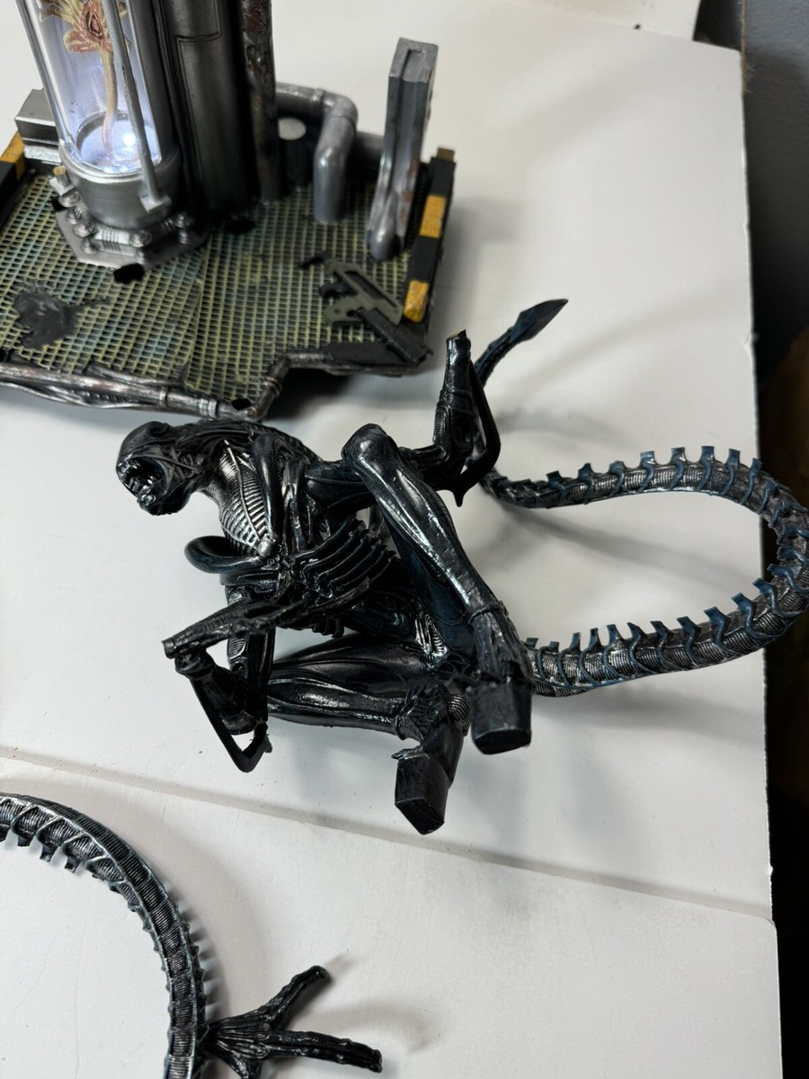 Rare Bradford Exchange Aliens Swarm Scene Limited Edition Broken