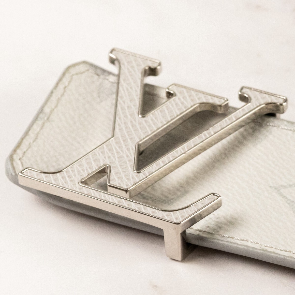 LOUIS VUITTON Ceinture Initiales Taigarama Reversible Belt LOUIS VUITTON Ceinture Initiales Taigarama Reversible Belt