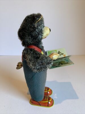 VINTAGE 1960s CUBBY THE READING BEAR MECHANICAL WIND-UP TIN LITHO