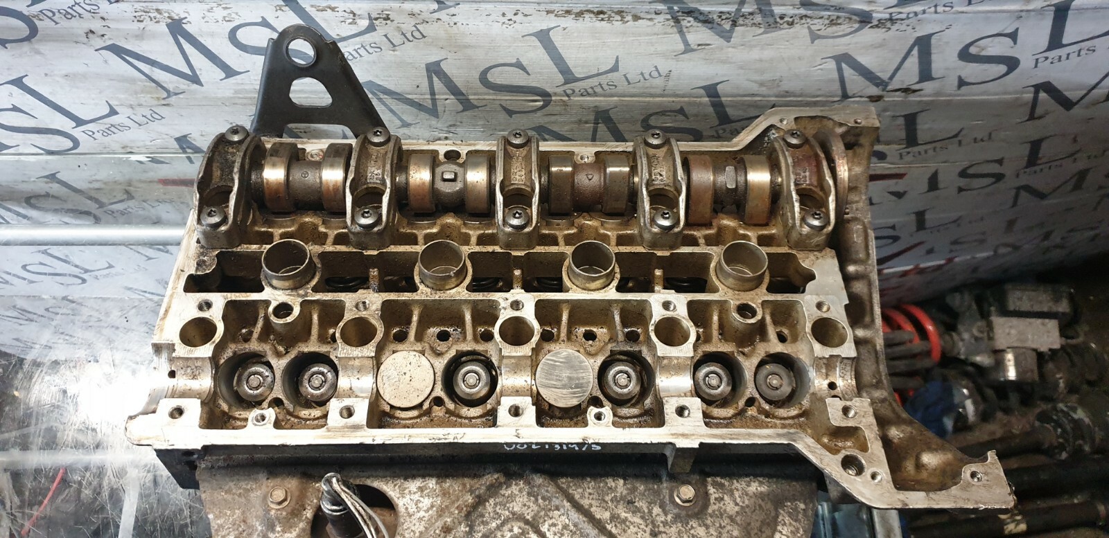 OM) MERCEDES W202 C CLASS CYLINDER HEAD W/MANIFOLD R1110161601  