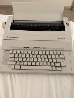 Smith Corona Electronic Typewriter WordSmith 100 K Series KAEA - BRAND NEW