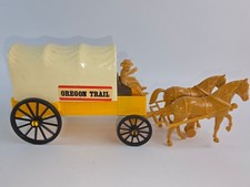 Vintage Oregon Trail Covered Wagon Plastic Toy USA Western Cowboy Ranch Horses