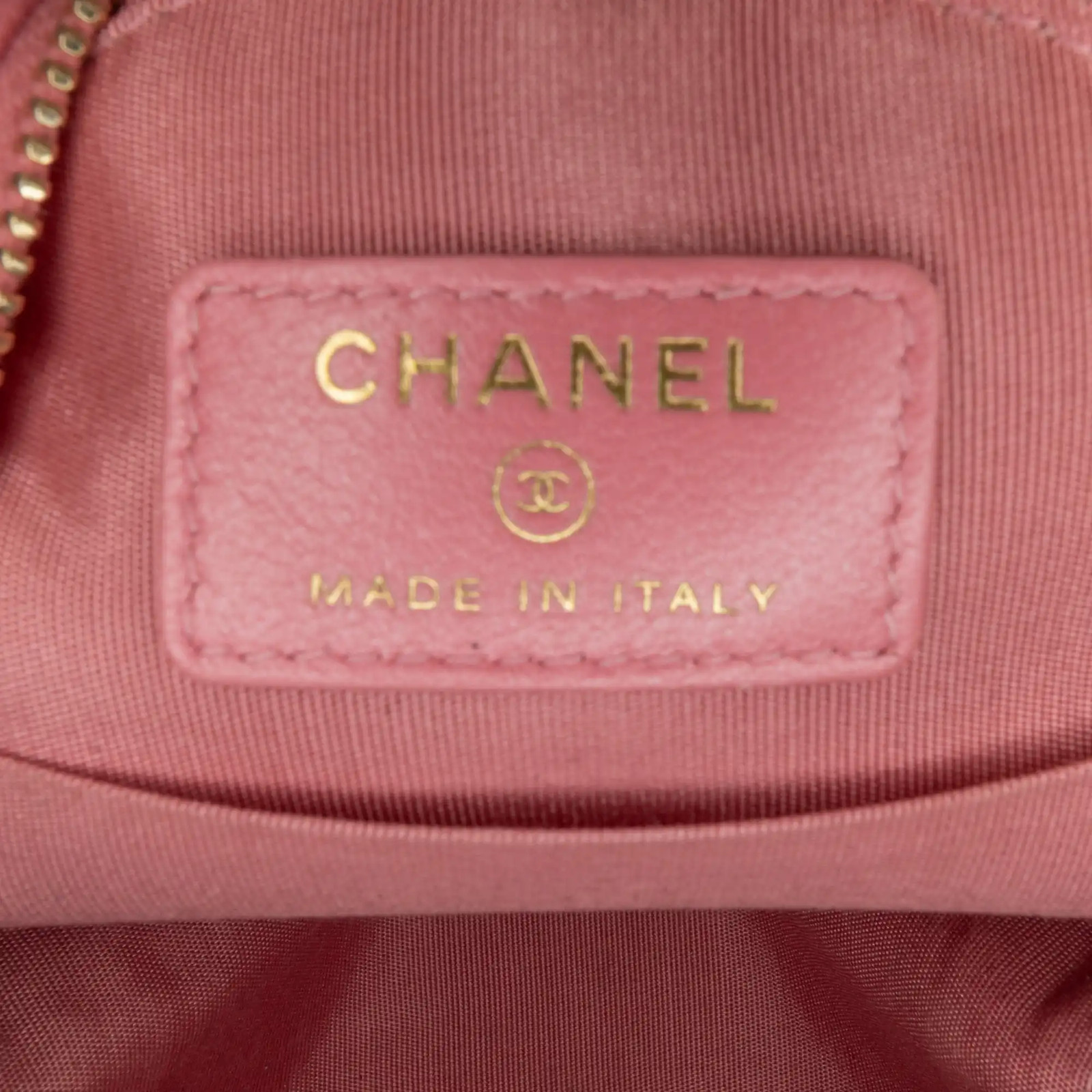 Chanel CC Quilted Lambskin Pearl Crush Round Clutch with Chain Auth image 6