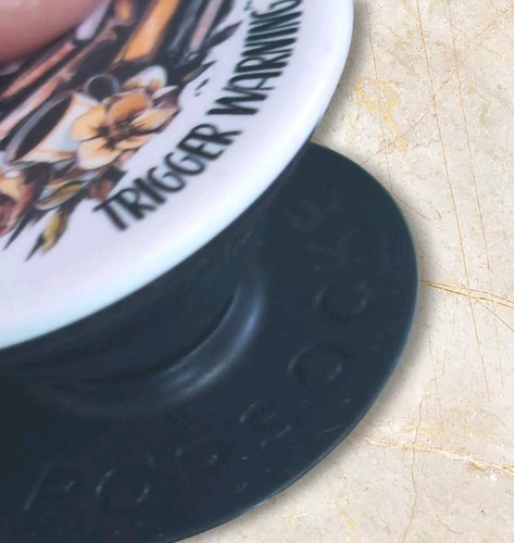"You Had Me at Trigger Warning" PopSocket Grip – Gothic Skull Book Lover - Photo 2 sur 3