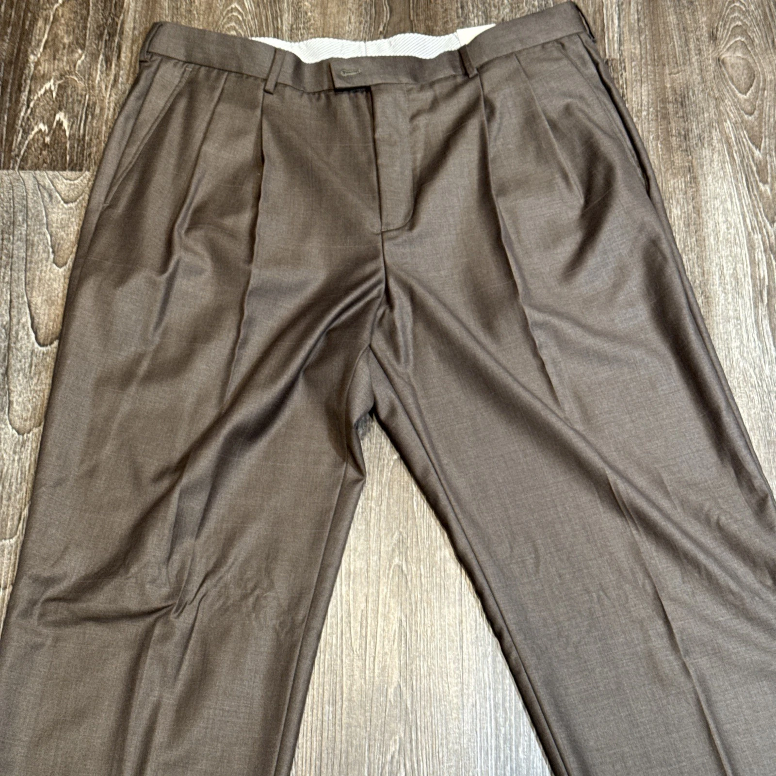 VH Studio (Van Heusen) Cool Spun Mens Pants 38 W 30 L Green NWT RN 36543
Opens in a new window or ta
