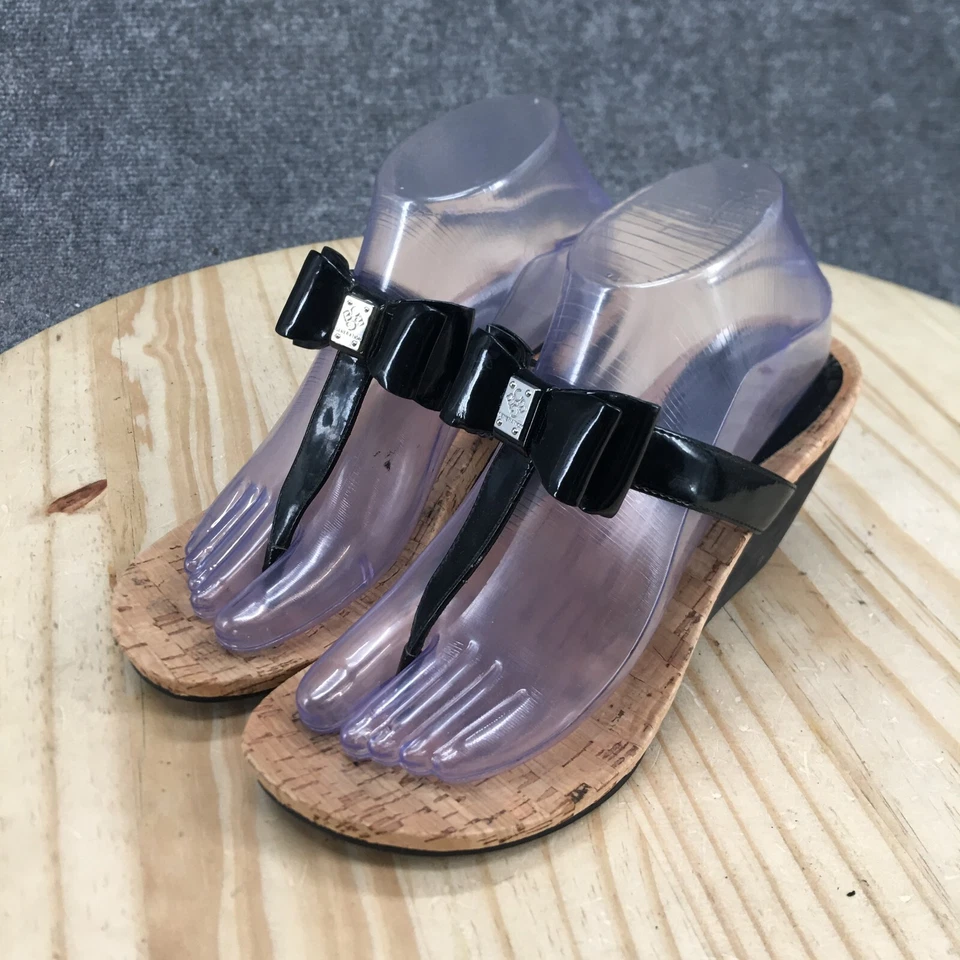 Sandalias BCBGeneration para mujer 8 M informales sin cordones tanga de cuña negras imitación cuero Foto 3 de 4