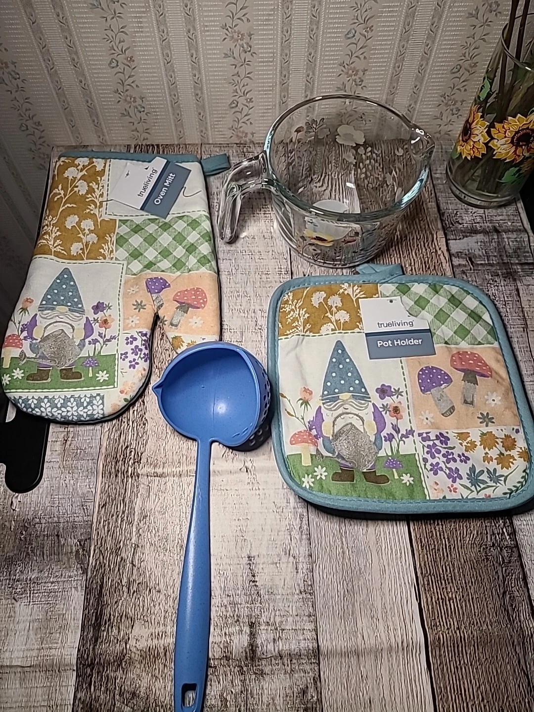 Beautiful Spring Glass Measuring Cup With Flowers,Ladle, Oven Mitt, Pot Holder