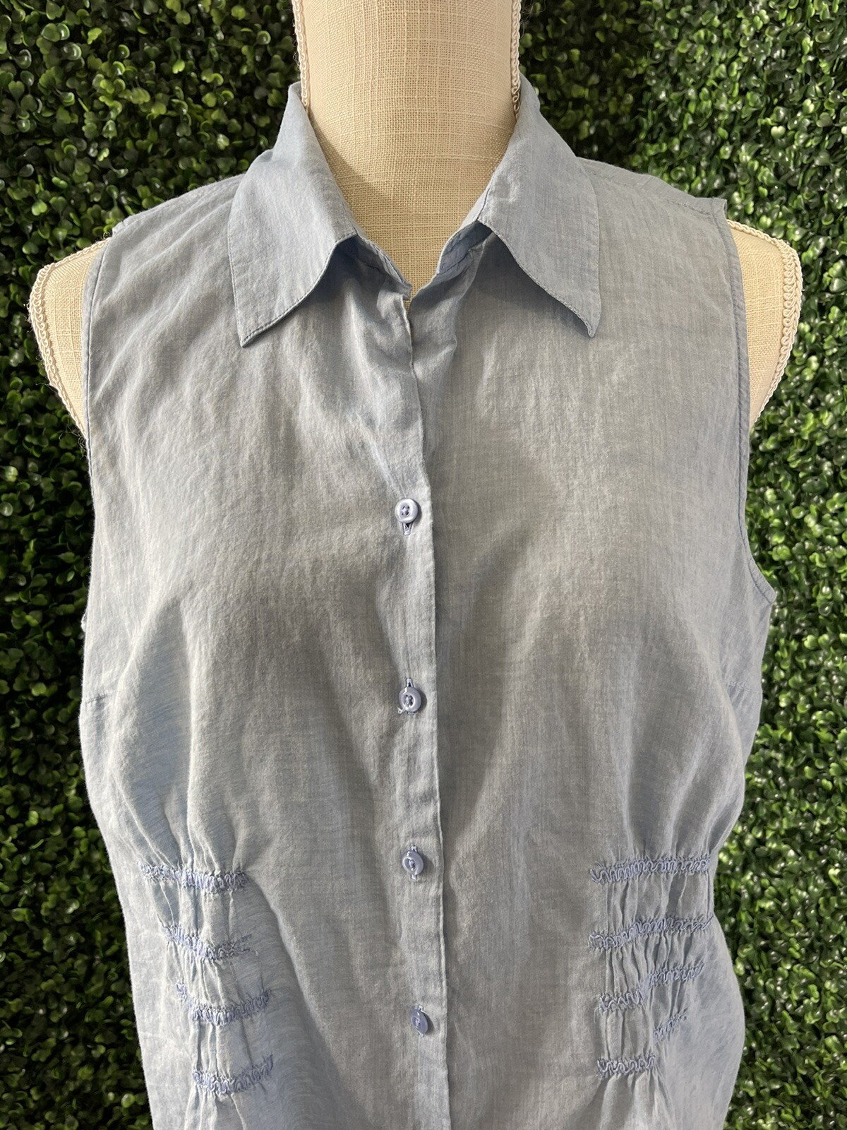 Ann Taylor Loft Blouse button down sleeveless - image 3