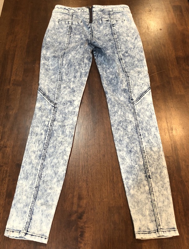 2B Bebe Acid Wash Blue Denim Stretch Jeans Women's Pants Size 28 Zippers Front