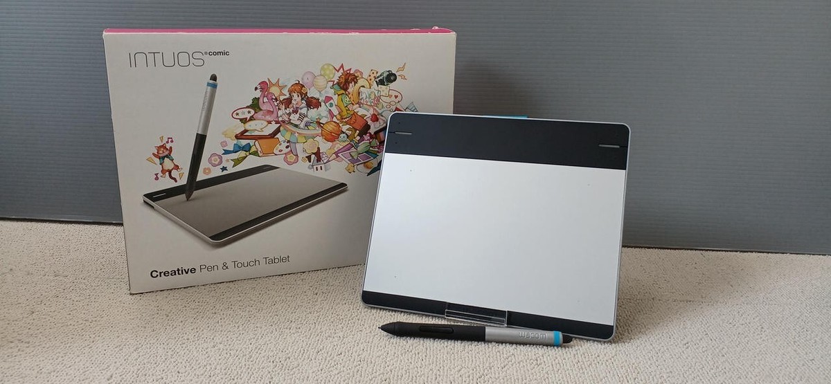 Intuos Comic Sサイズ 2015年1月モデル CTH-480/S3