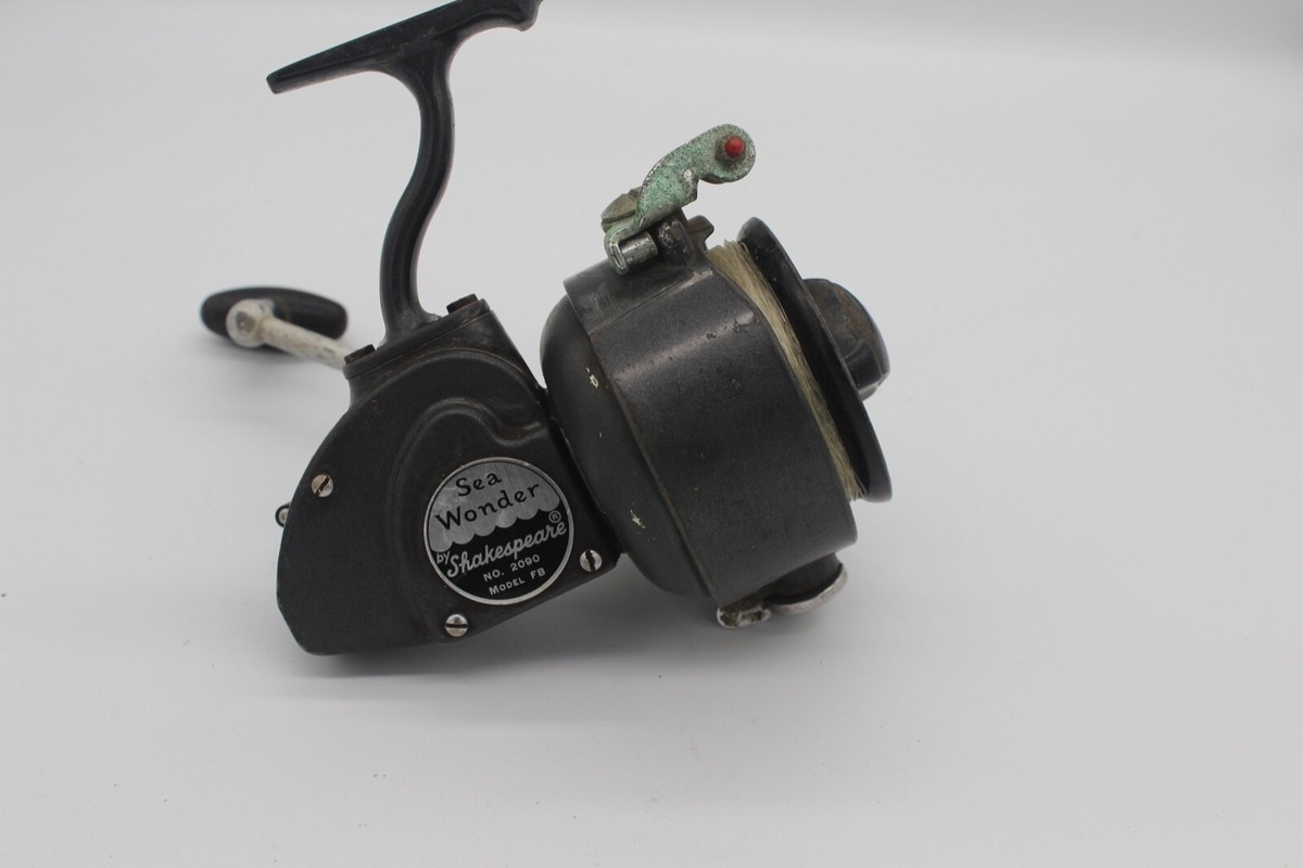 Vintage Shakespeare Sea Wonder #2090 Model FB Spinning Reel Made