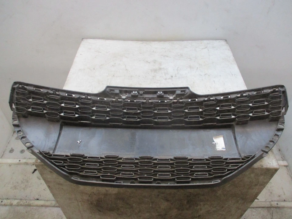 Calandre 9676232980 Peugeot 208 I - Photo 3/3