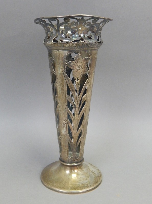 Antique Victorian BLACK STARR FROST Sterling Silver Open work 9" Vase c1879 214g