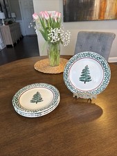 Set Of 4 Furio Home Christmas Tree 10.25  Dinner Plates Spongewear Italy HTF