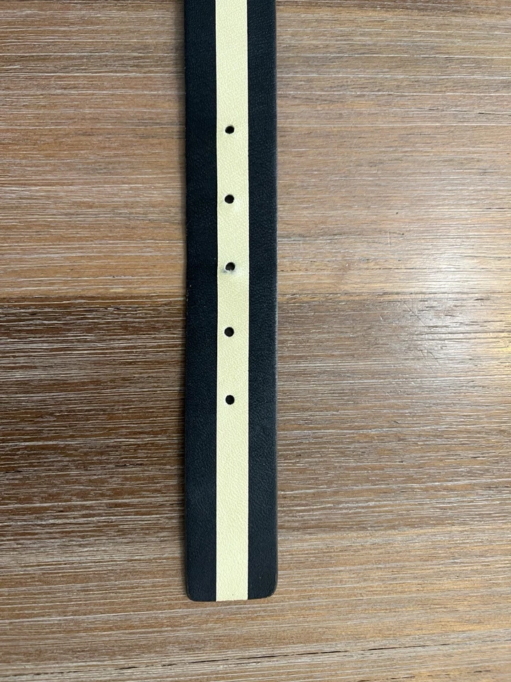 Cinto de couro Kate Spade New York tamanho médio - Imagem 3 de 4