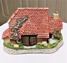 OCTOBER British Traditions HARVEST BARN By David Winter No Box