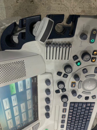 GE Logiq E9 Ultrasuoni 4D con due sonde volumetriche RAB6 &Convesse C2-9 DOM 2014 - Foto 14 di 14