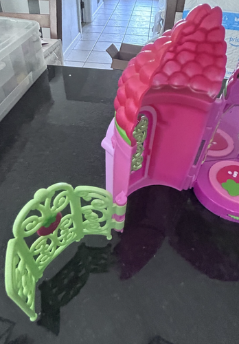 Strawberry Shortcake Mini Doll House Playset Berry Hat Boutique Only No Dolls - Picture 7 of 15
