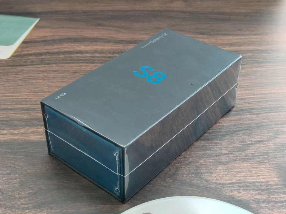 New&Sealed Samsung Galaxy S8 64GB G950U/G950F UNLOCKED Andriod Smartphone - Image 2 of 4