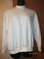 Bon Worth Long Sleeve, Sweatshirt Like Top With Floral Embroidery Size Xl Bon Worth Long Sleeve, Sweatshirt Like Top With Floral Embroidery Size Xl