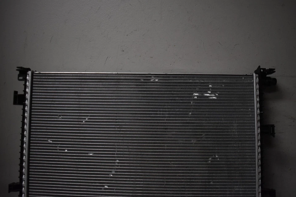 BMW X5 2019-2022 radiador OEM de fábrica Foto 2 de 4