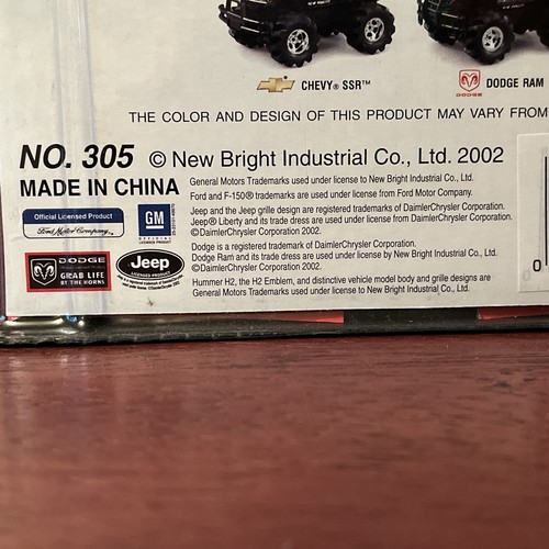 New Bright 4 X Fours Battery Op. 2002 Trucks Black Ford F-150 Super Crew - Picture 7 of 8