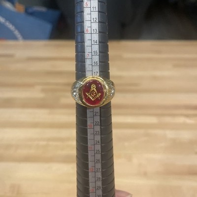 Vintage Deep Red Masonic Emblem in Gold 18kt HGE size 9