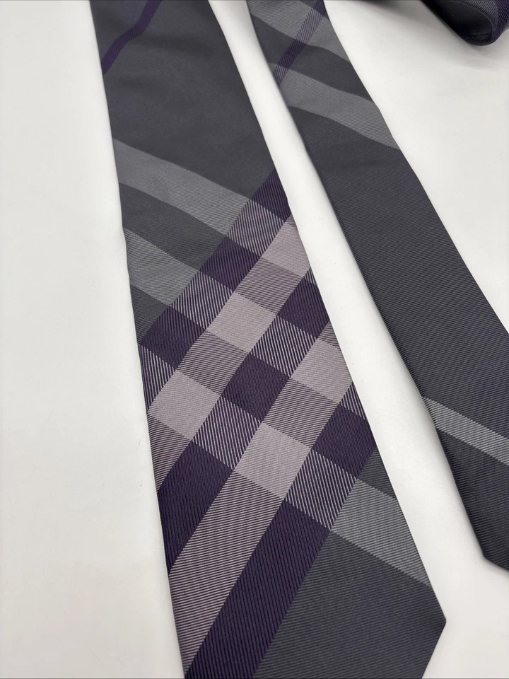 Corbata Burberry London gris púrpura patrón a cuadros 100 % seda Foto 2 de 4