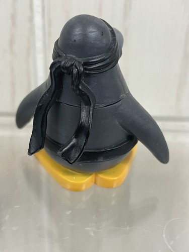 DISNEY CLUB PENGUINS Jakks 2” Figures Lot Of 4 KNIGHT NINJA COURT JESTER MUMMY - Picture 11 of 12