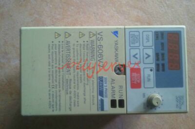 1PCS Gebraucht YASKAWA CIMR-V7AT20P4 0.4KW 220V Wechselrichter
