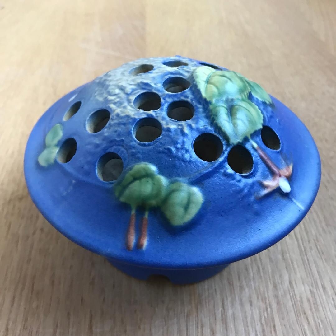 Vintage Roseville Pottery, Fuchsia, Fushia, 37 Large Flower Frog Mint