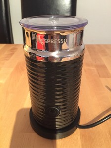 nespresso milk frother black 