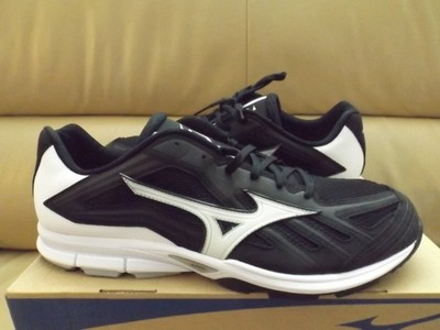 mizuno players trainer