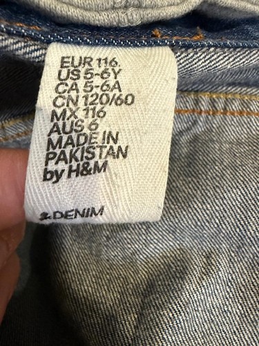 Stylish Denim Jacket with Hoodie for Kids - H&M size 5-6 - Picture 3 of 3