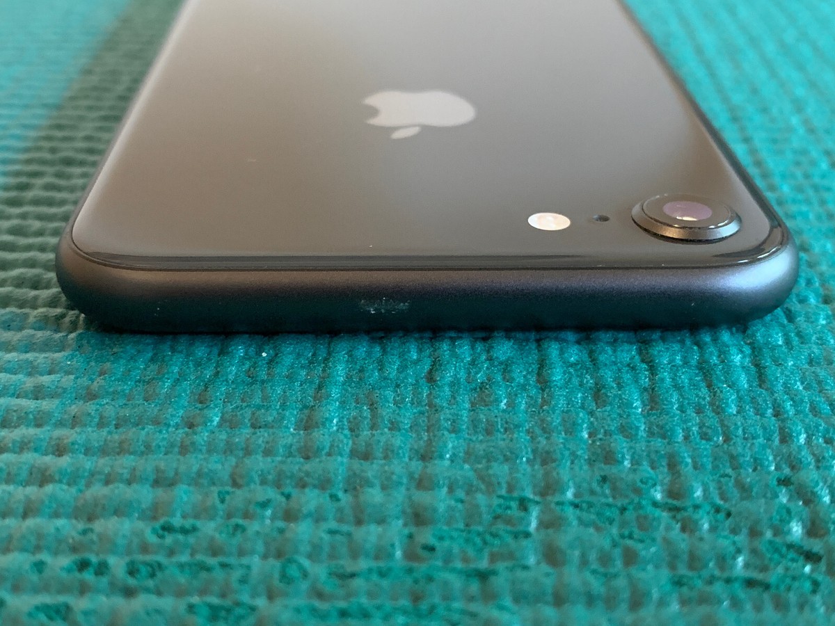 Apple iPhone 8 - 64GB - Space Gray (Unlocked) A1863 (CDMA + GSM