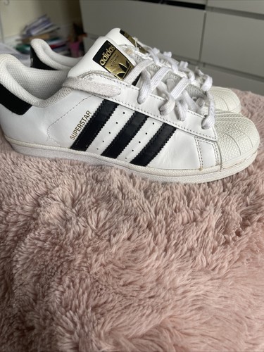 superstar trainers size 4