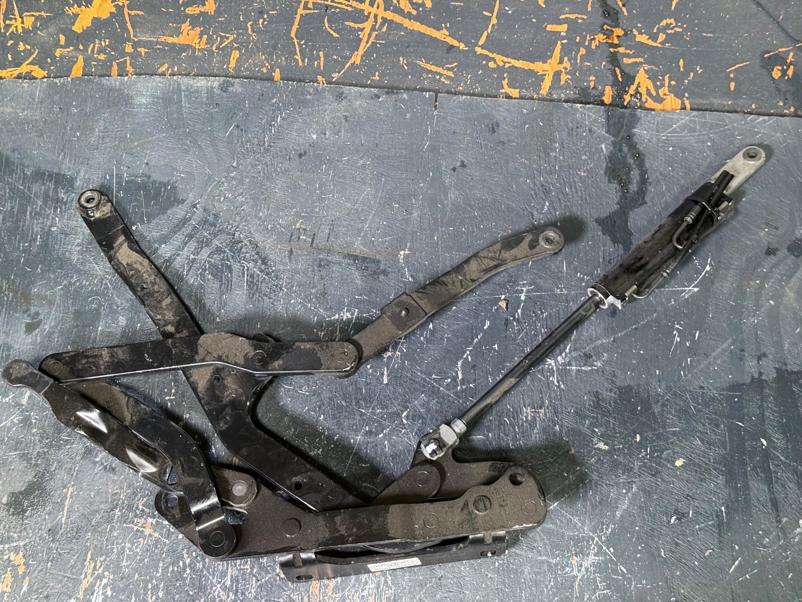17-23 Audi R8 Spyder Left & Right Convertible Top Hinge 4S7825307A 4S7825308A