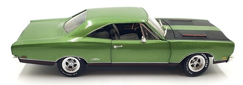 Ertl 1/18 Scale Diecast 14126F - 1969 Plymouth GTX 440 - Green/Black - Picture 5 of 5