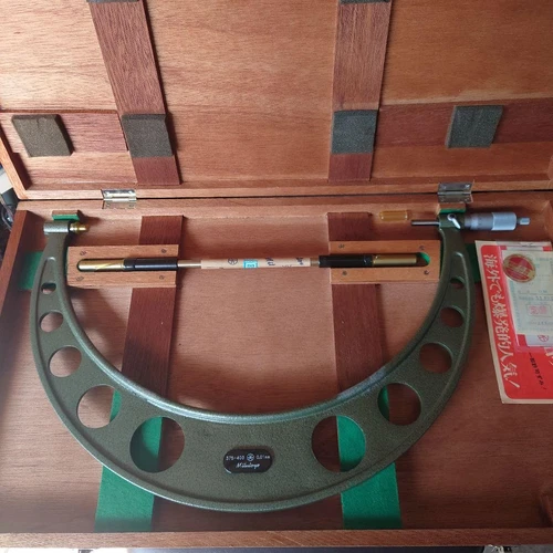 Mitutoyo OM-400 Large Micrometer Nearly Unused with Wooden Case