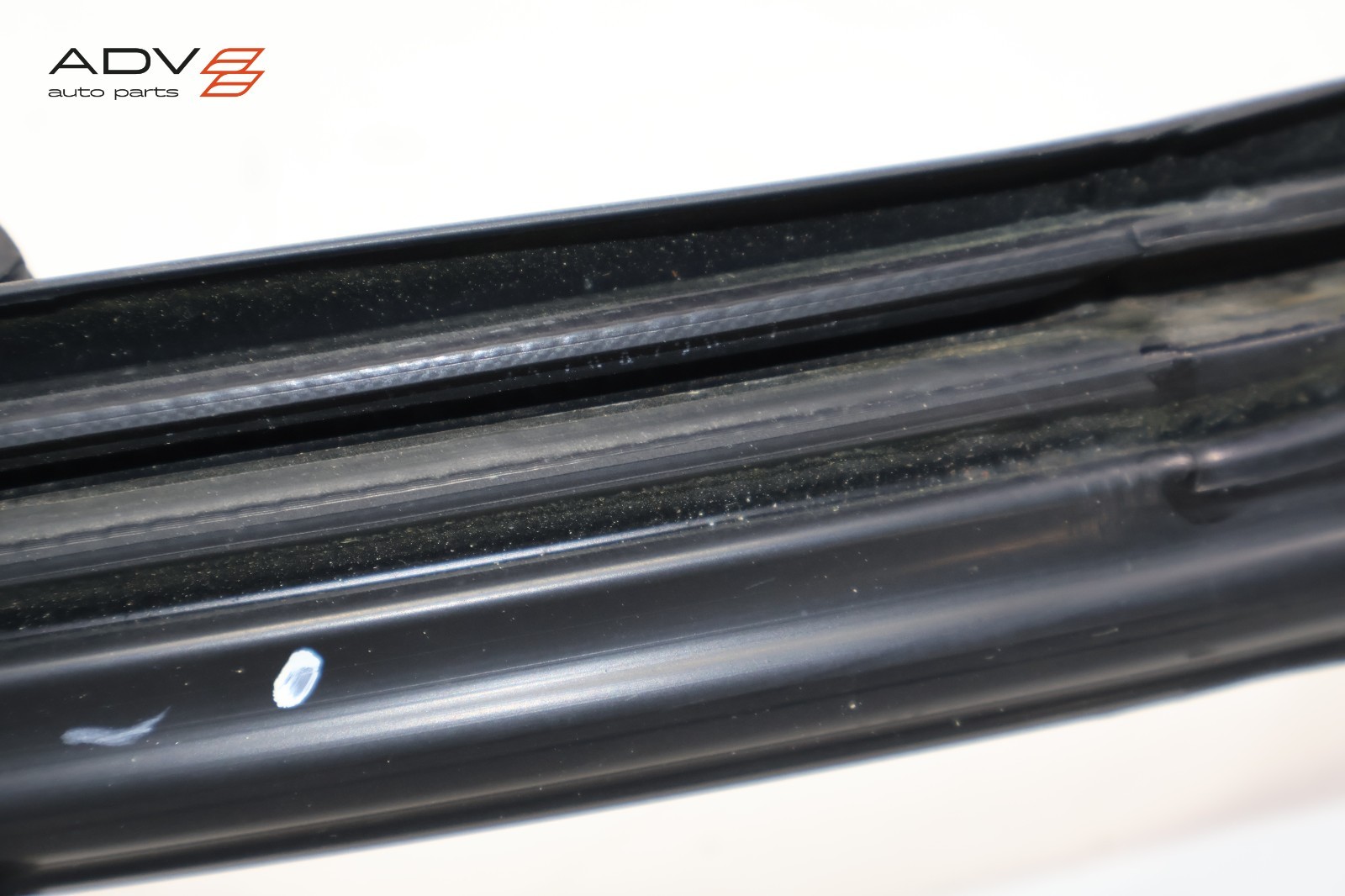 2014 - 2024 MASERATI GHIBLI FRONT RIGHT SIDE DOOR BODY WEATHERSTRIP SEAL OEM