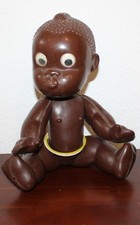 braune Plastikpuppe, Mobuto, Wackelaugen, Arme und Beine beweglich. 35 cm (o5)