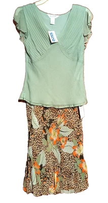 Green silk blouse Silk skirt Allison Taylor Floral Size Small 2 Piece PET RESCUE - Image 1 of 4