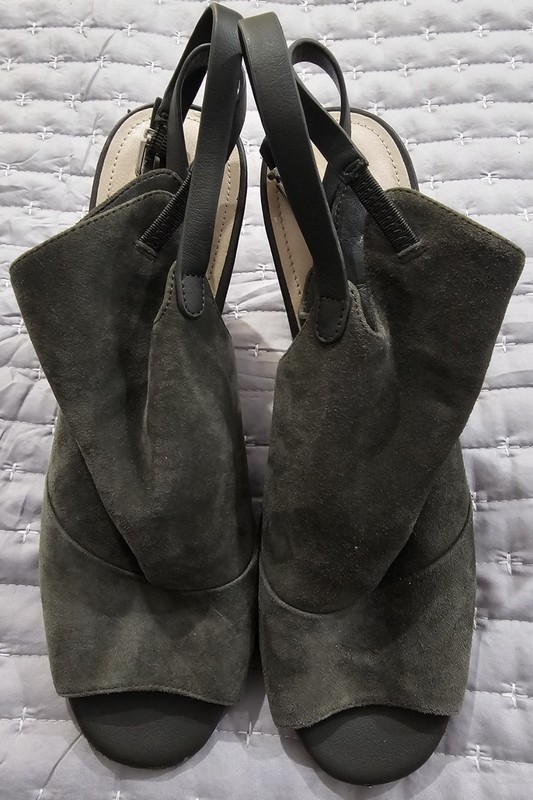 White House Black Market Ivy Green Sergeant Shootie Peep Toe Block Heel Women 10